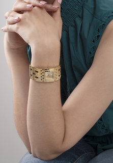 GUESS – Waterfall hodinky, Zlatá barva 1