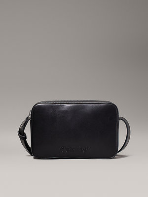 Calvin Klein Jeans – Embossed Logo crossbody, Černá barva
