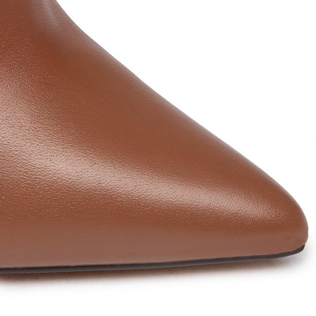 Hnědá barva, Urban kozačky