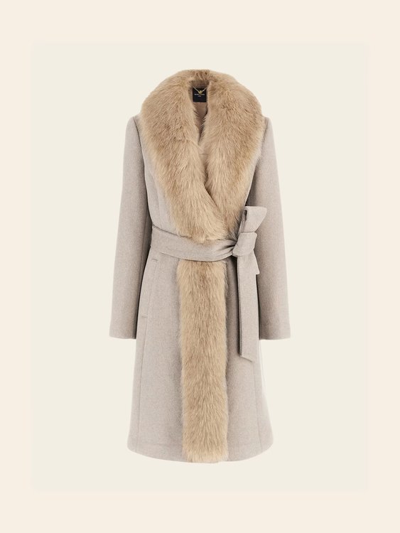 Béžová barva, Martina kabát