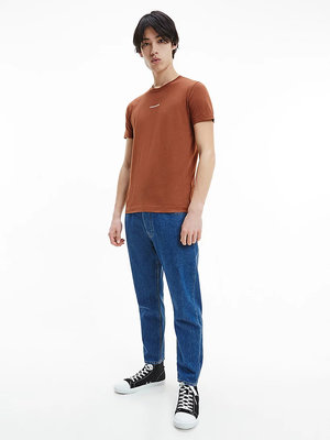 Hnědá barva, Logo triko