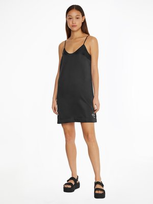 J20J218344-BEH šaty n/s