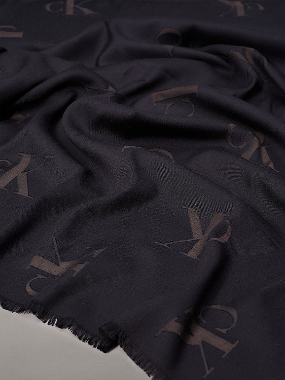 Graphic šátek – Calvin Klein Jeans, Černá, Hnědá barva Ženy