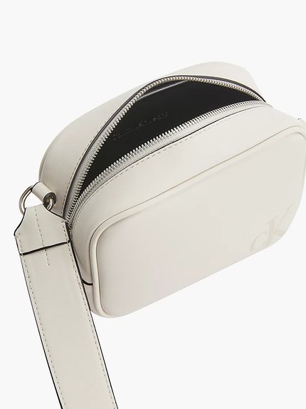 Módní Sculpted camera crossbody, Béžová barva, 2022