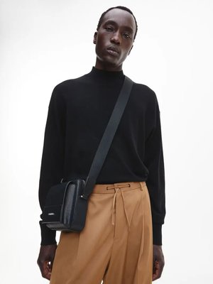 Calvin Klein – Superior svetr, Černá barva