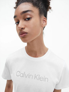 Bílá barva, Cropped top