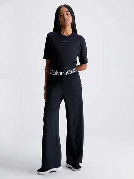 Módní Relaxed triko, Černá barva, 2023