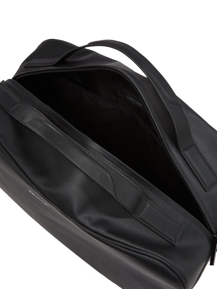 Módní K50K512780-BEH cestovní taška, 2025