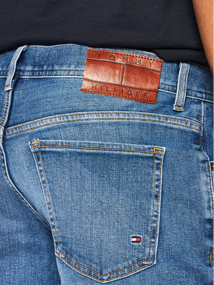 Modrá barva, Brooklyn denim šortky