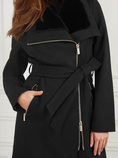 Černá barva, Ambra kabát