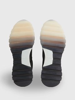 Černá barva, Runner tenisky