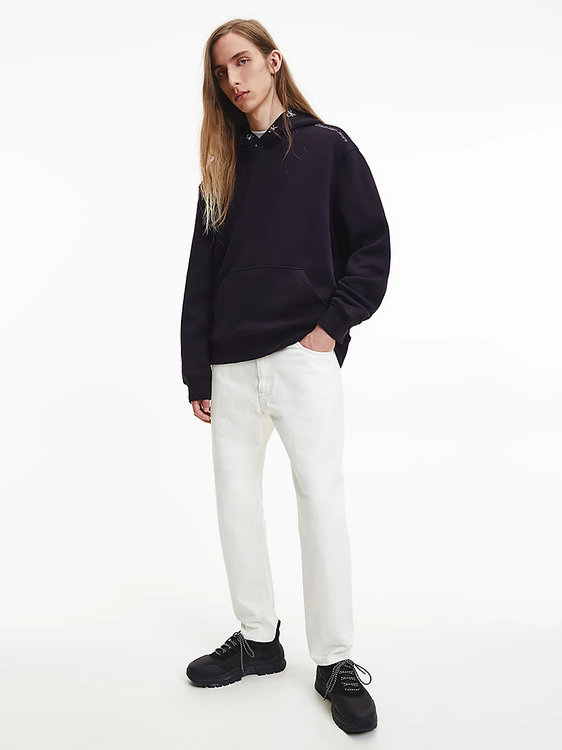 Černá barva, Logo jacquard mikina