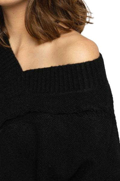 Černá barva, Mozambico svetr