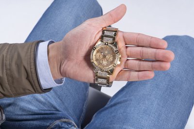 Hodinky Mens Sport – Guess, Zlatá barva Muži 2