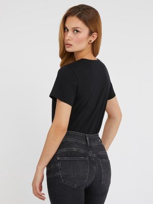 1981 Crysta triko – GUESS, Černá barva Ženy