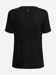 Černá barva, Danielle triko 1