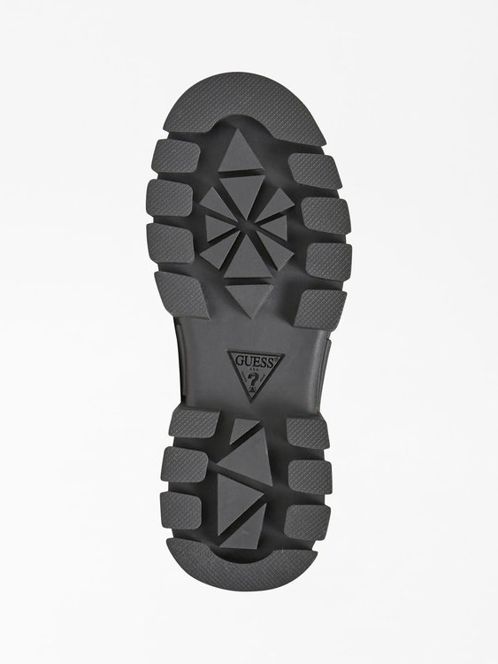 Černá barva, Hearly combat boots