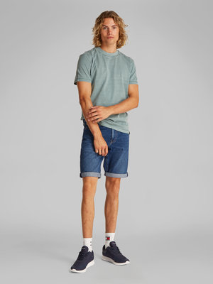 Módní J30J327184-1BJ šortky, 2025