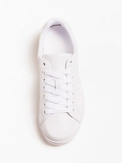 není fotka Jesshe tenisky