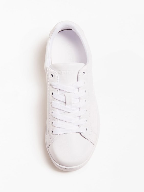 není fotka Jesshe tenisky