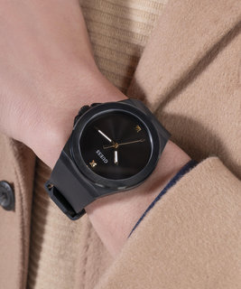 GUESS – Vinyl hodinky, Černá barva 1