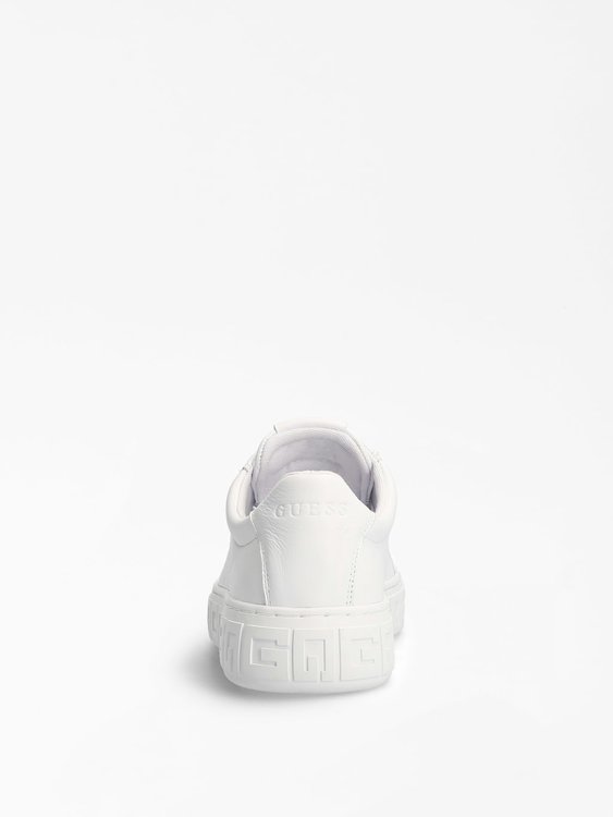 Bílá barva, Intrest tenisky