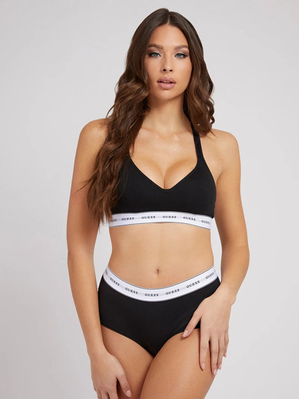 Černá barva, Carrie podprsenka