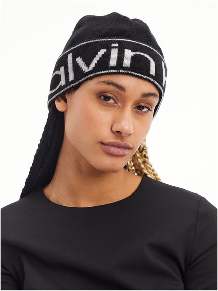 Módní K60K609967-BAX čepice, 2022