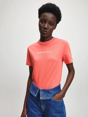 Calvin Klein Jeans – Triko, Oranžová barva