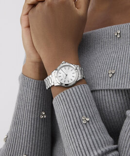 Stříbrná barva, Mist hodinky