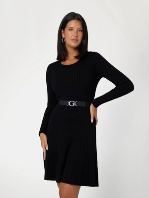GUESS – Fit and flare šaty, Černá barva