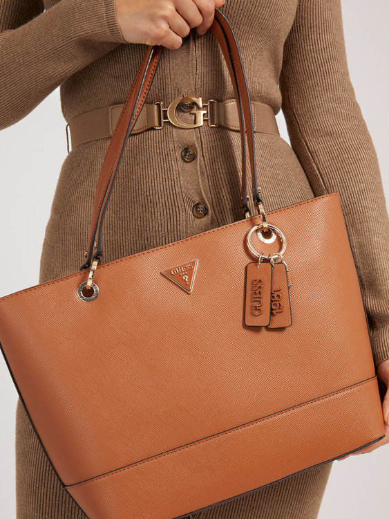 Módní Noelle kabelka, Hnědá barva, 2022