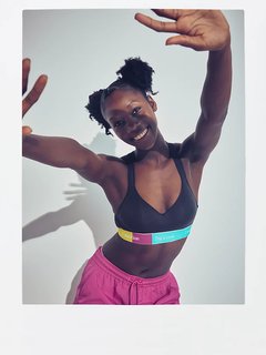 Černá barva, This Is Love podprsenka