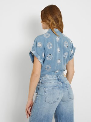 Brigitte košile – GUESS, Modrá barva Ženy