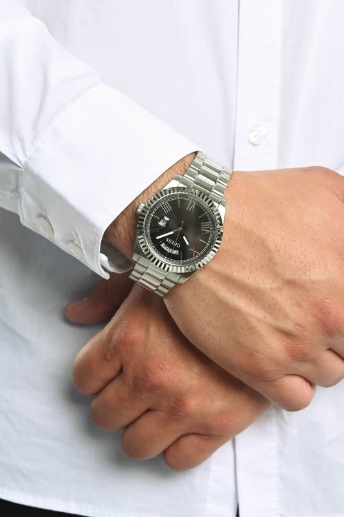 Guess – Hodinky Connoisseur, Stříbrná barva 1