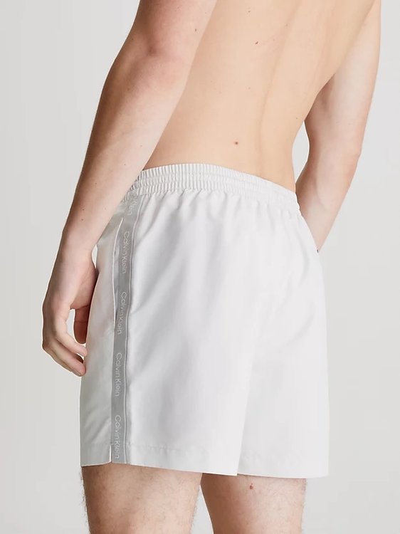 Módní Core Logo Tape plavky, Bílá barva, 2024