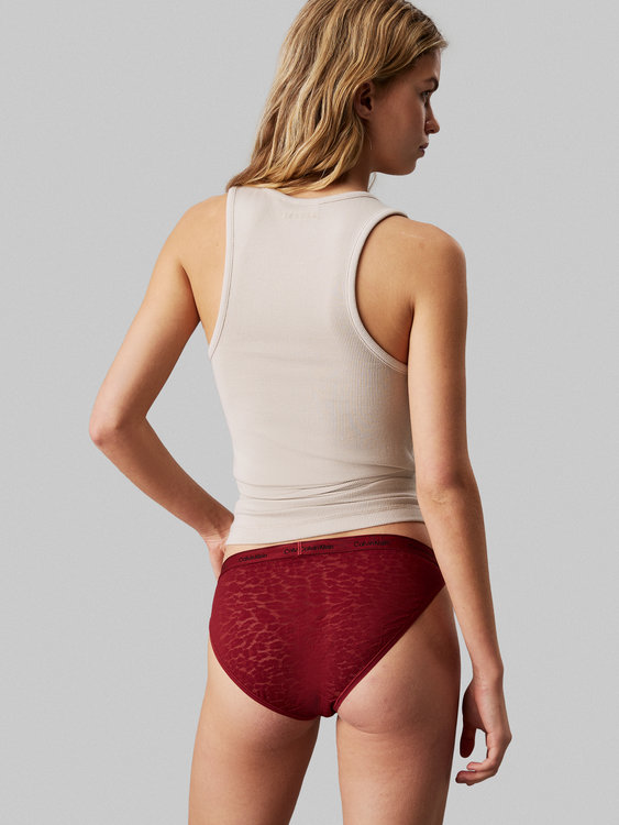 Módní 000QD5213E-GEQ bikiny STRING (LOW RISE), 2024