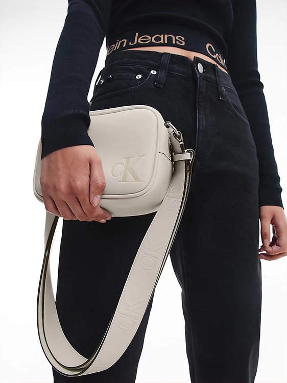 Luxusní Sculpted camera crossbody, Béžová barva, OS