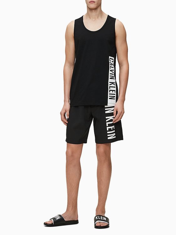 Černá barva, Intense Power pantofle