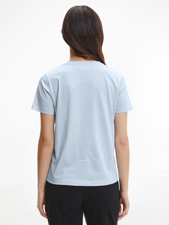 Calvin Klein, Modrá barva Core tričko