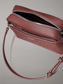 CK Must crossbody Hnědá barva Ženy