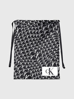 Černá barva, CK 96 pyžamový set