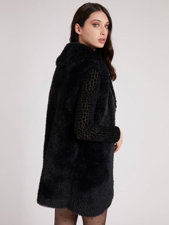 W1YN06WE3J0-JBLK VESTA – Guess Ženy 1