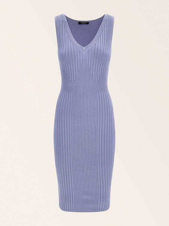 Modrá barva, Anais šaty