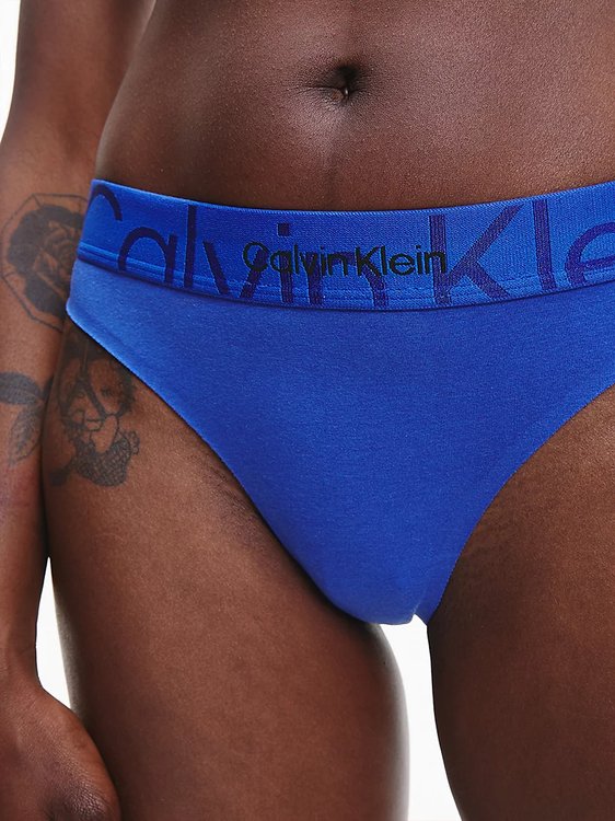000QF6992E-CMB tanga – Calvin Klein Underwear Ženy