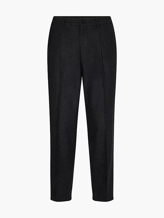 Černá barva, Cropped kalhoty