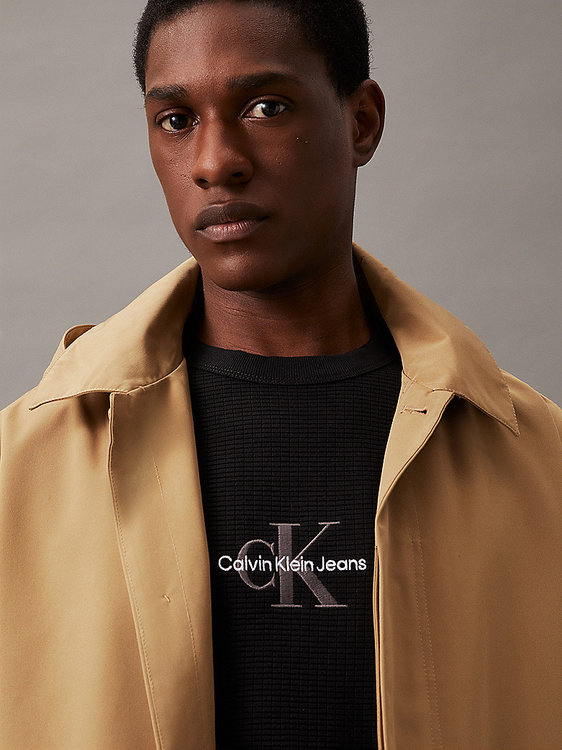 Módní City Grid triko, Černá barva, 2024