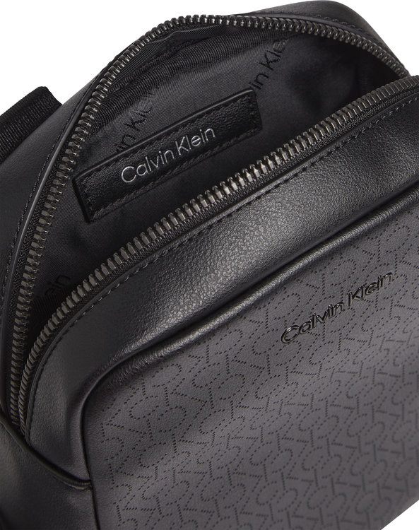 Módní K50K508683-BAX crossbody, 2022