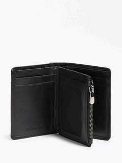 Černá barva, Boston peněženka