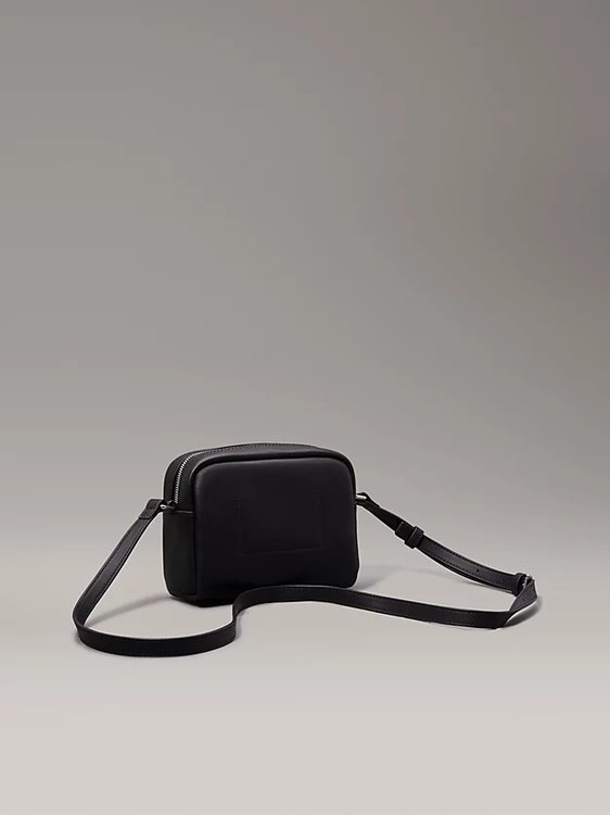 Módní Sculpted crossbody, Černá barva, 2024